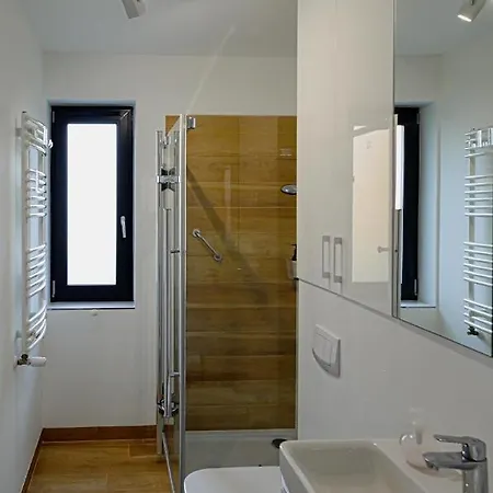 Queen - 200 M Od Wyciagu - Dream Szczyrk